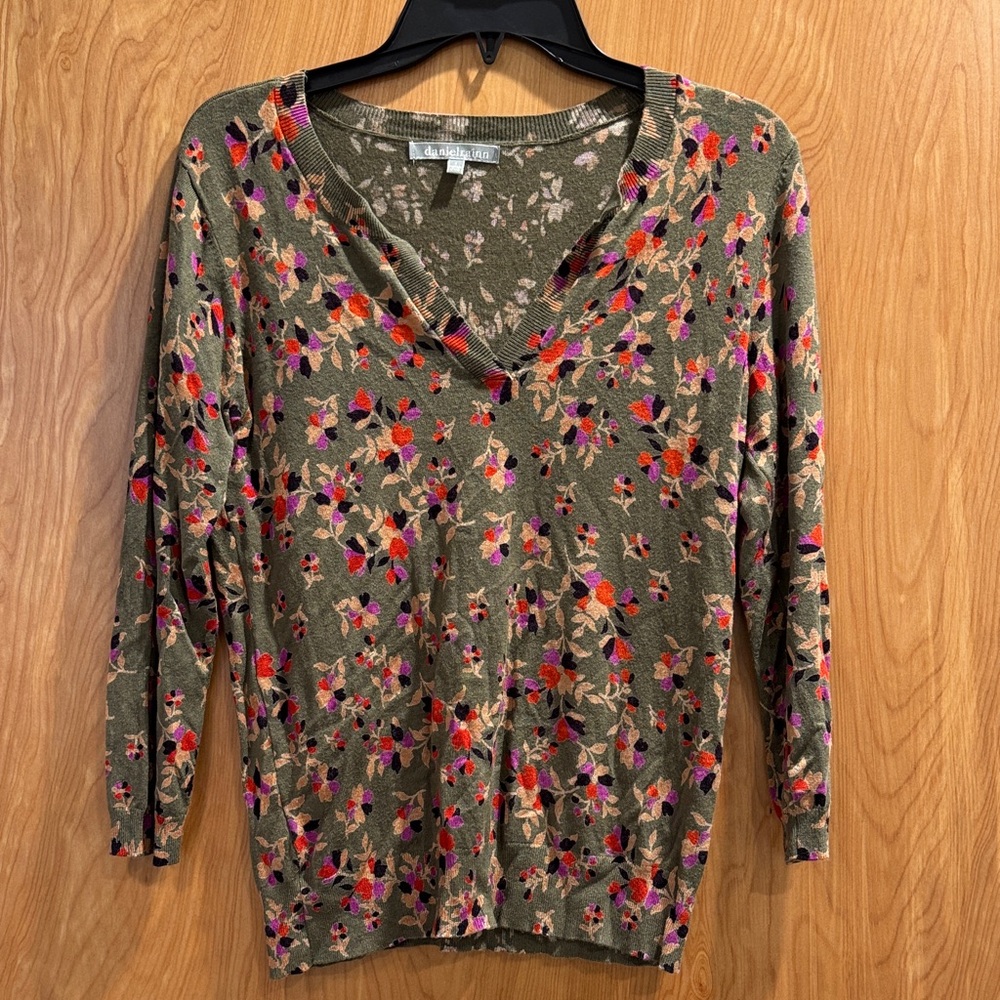 Daniel Rainn Olive Floral 3/4 Sleeve Top